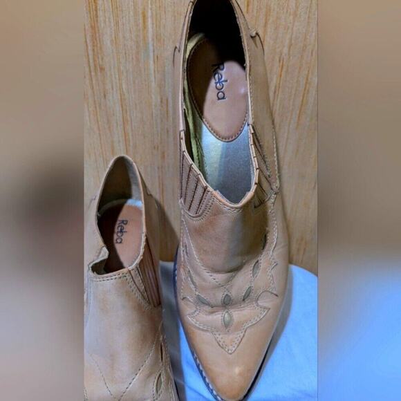 Reba “Lane” Tan Leather Ankle Boots Pointed Toe Western Cowgirl Size 8 M - Picture 1 of 12